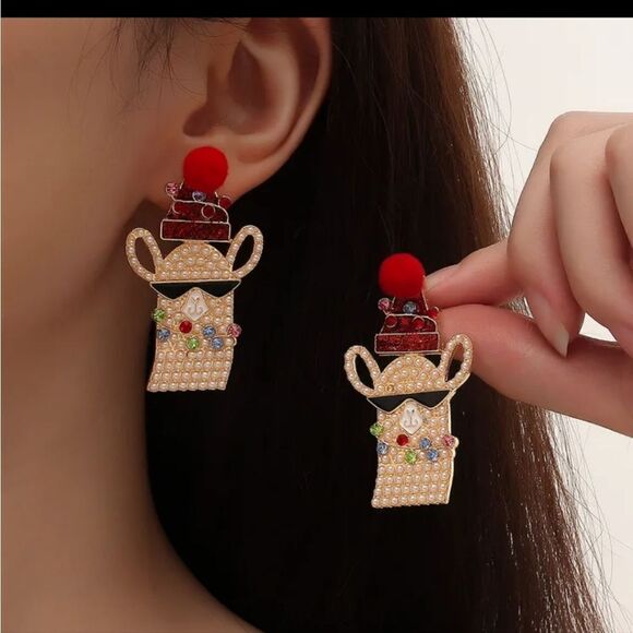 Cb#2 Llama Christmas earrings - Picture 3 of 3